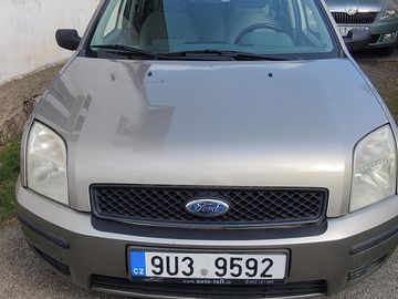 Benzín 1.6