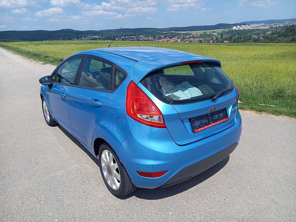 Ford Fiesta, 1,2i 60kw klima+alu.kola - fotka 4