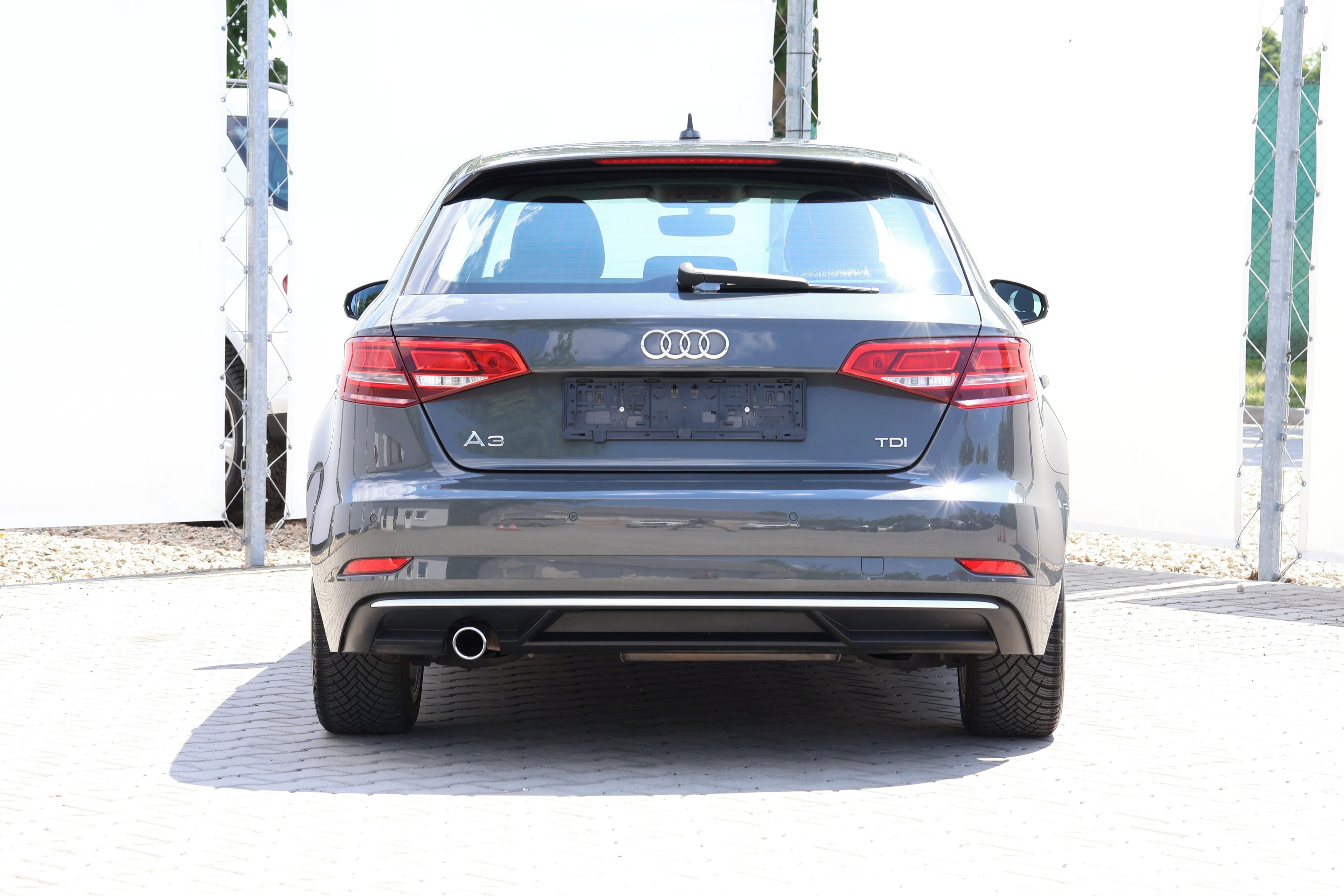 Audi A3, 1.6TDI Sportback S-Tronic LED - fotka 5