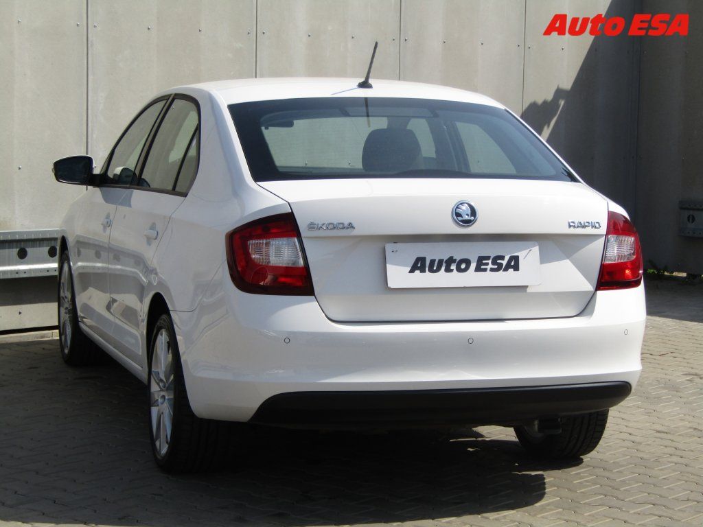 Škoda Rapid, 1.0 TSi,1.maj,ČR - fotka 6