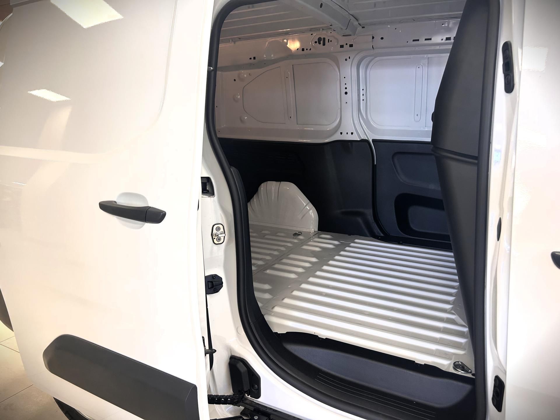 Toyota Proace City, 1.5D, 6MT, Active Multimedia - fotka 6