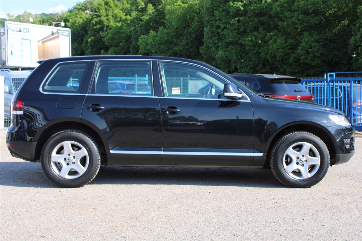 Volkswagen Touareg, 2,5 TDI  NOVÉ V ČR,4x4 - fotka 4