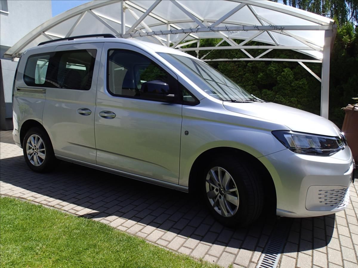 Volkswagen Caddy, 1,5 1.maj. 26 000 Km - fotka 3