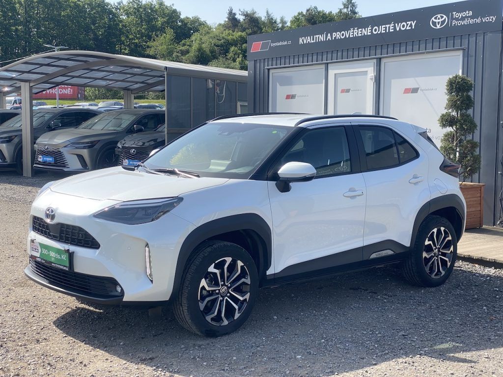Toyota Yaris Cross, 1.5i, ČR-1m, Style Tech, tažné - fotka 4