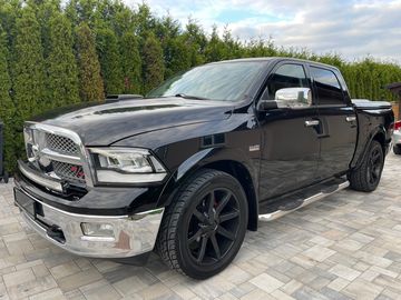 1500 5,7V8 super výbava a stav