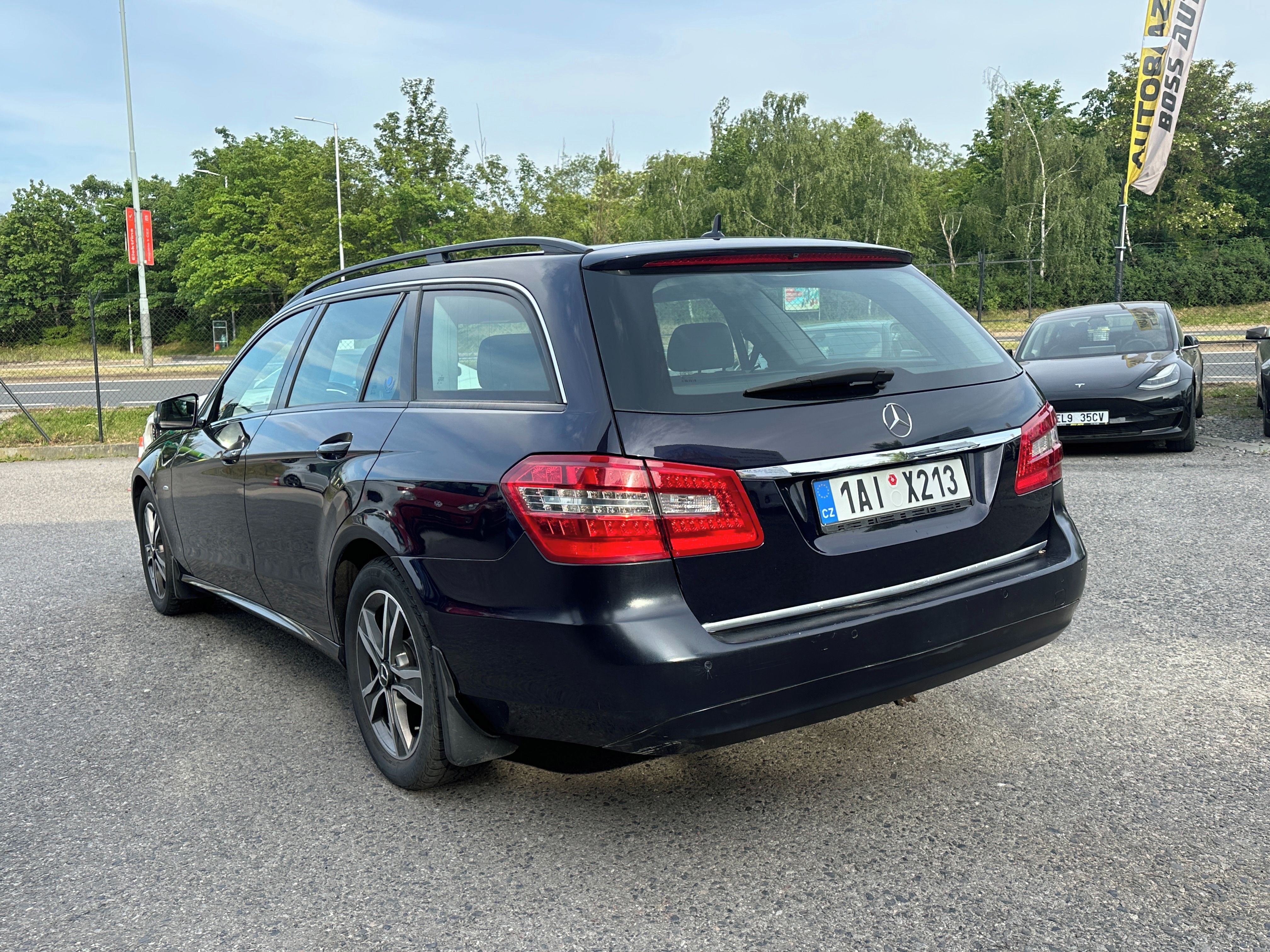 Mercedes-Benz Třídy E, Mercedes-Benz E 200 2010 - fotka 6