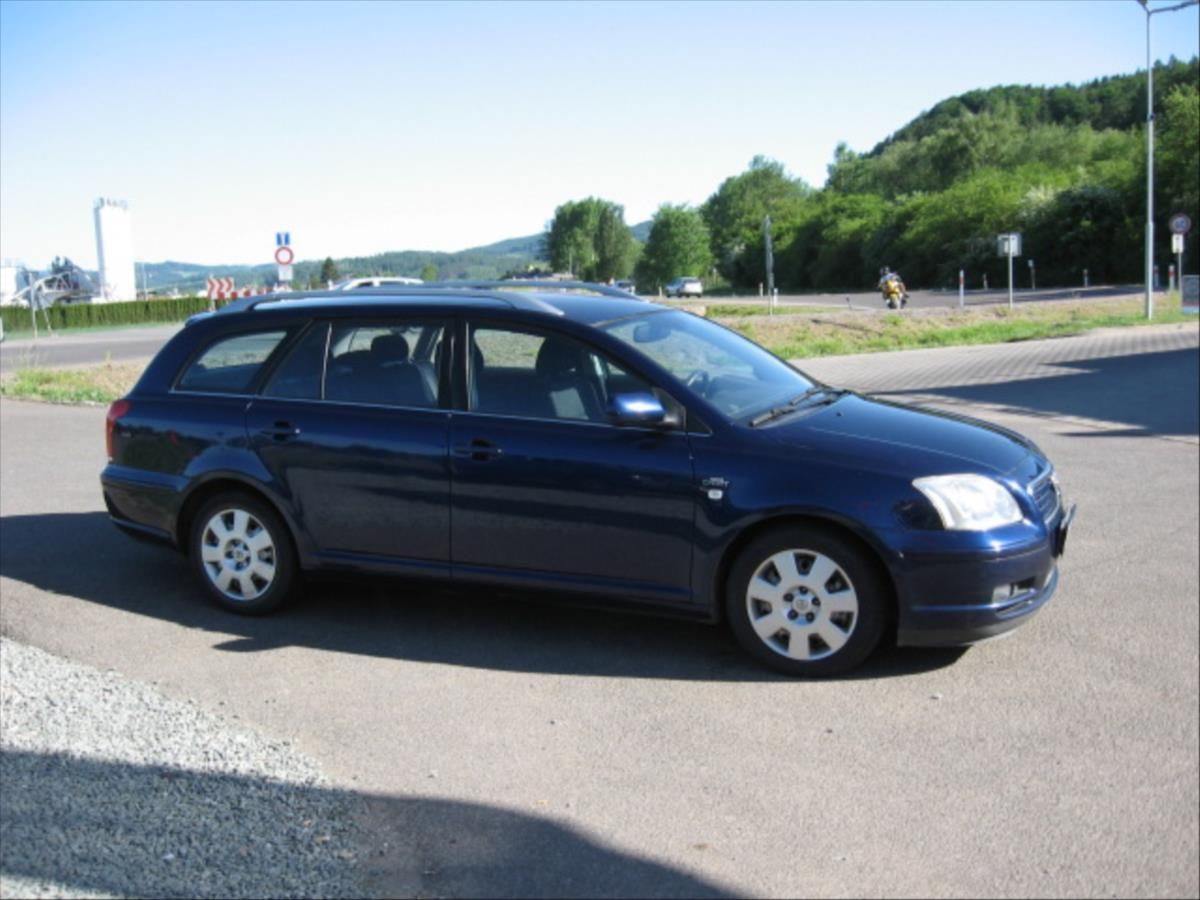 Toyota Avensis, 2,2 D-4.D - fotka 4