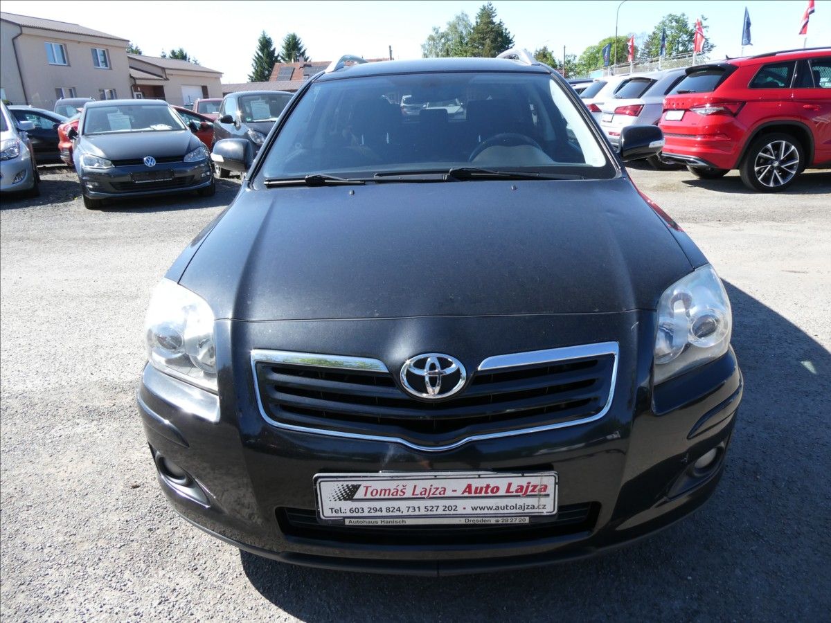 Toyota Avensis, 1,8 VVT-i 95kW 2x kola,servisk - fotka 2