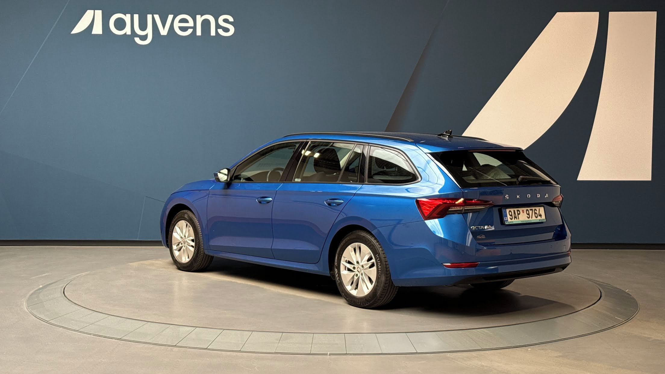 Škoda Octavia, 2.0 TDI 85kW Ambition Combi - fotka 3