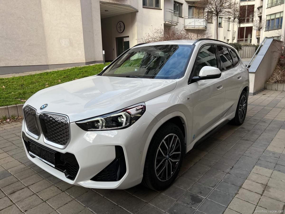 BMW iX1, Mpaket, paket Premium,Comort - fotka 2