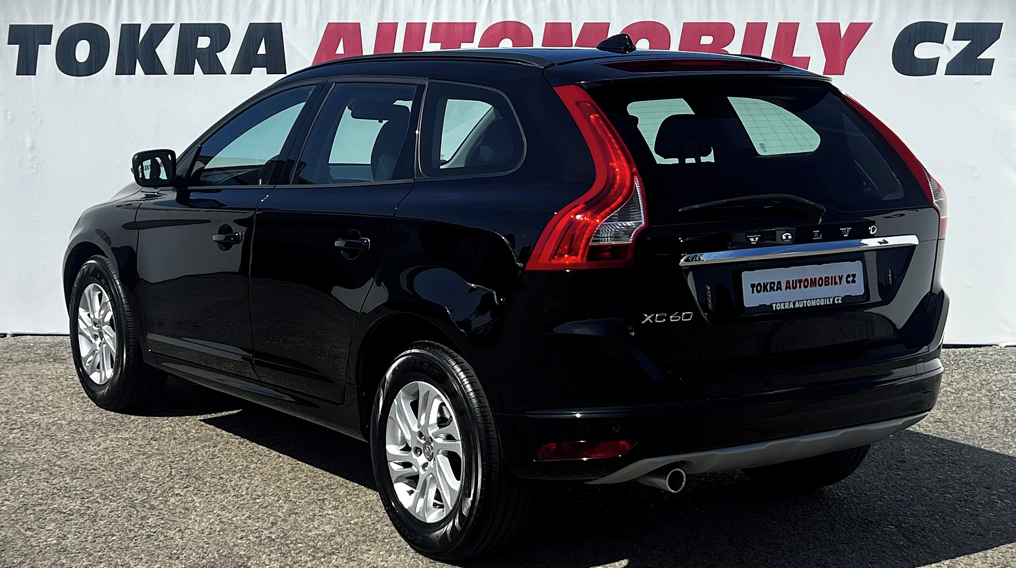 Volvo XC60, 2.0d D3 A/T Momentum Navigace - fotka 6