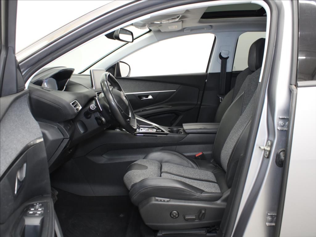 Peugeot 5008, 1,2 PT 96kW AT Pano.7-míst - fotka 6