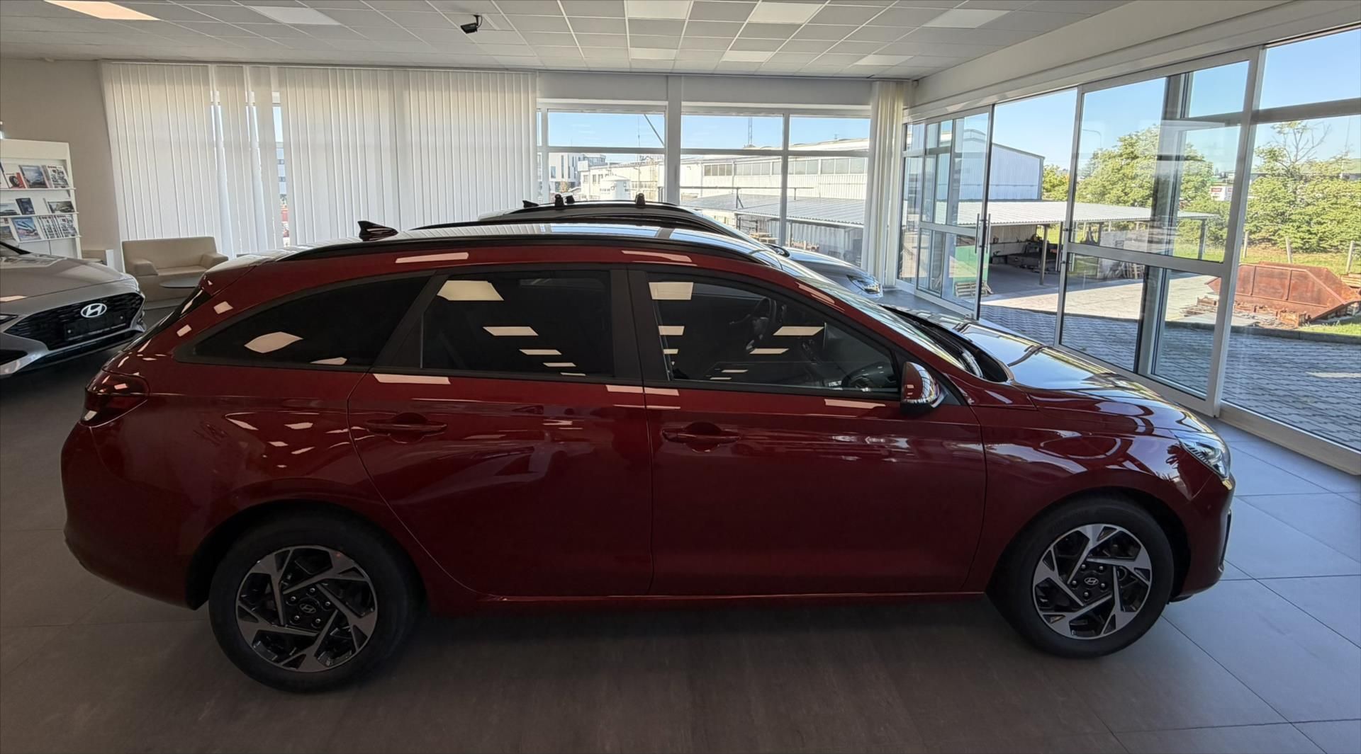 Hyundai i30, 1,6 T-GDI 110kW 7st. DCT  GO C - fotka 6