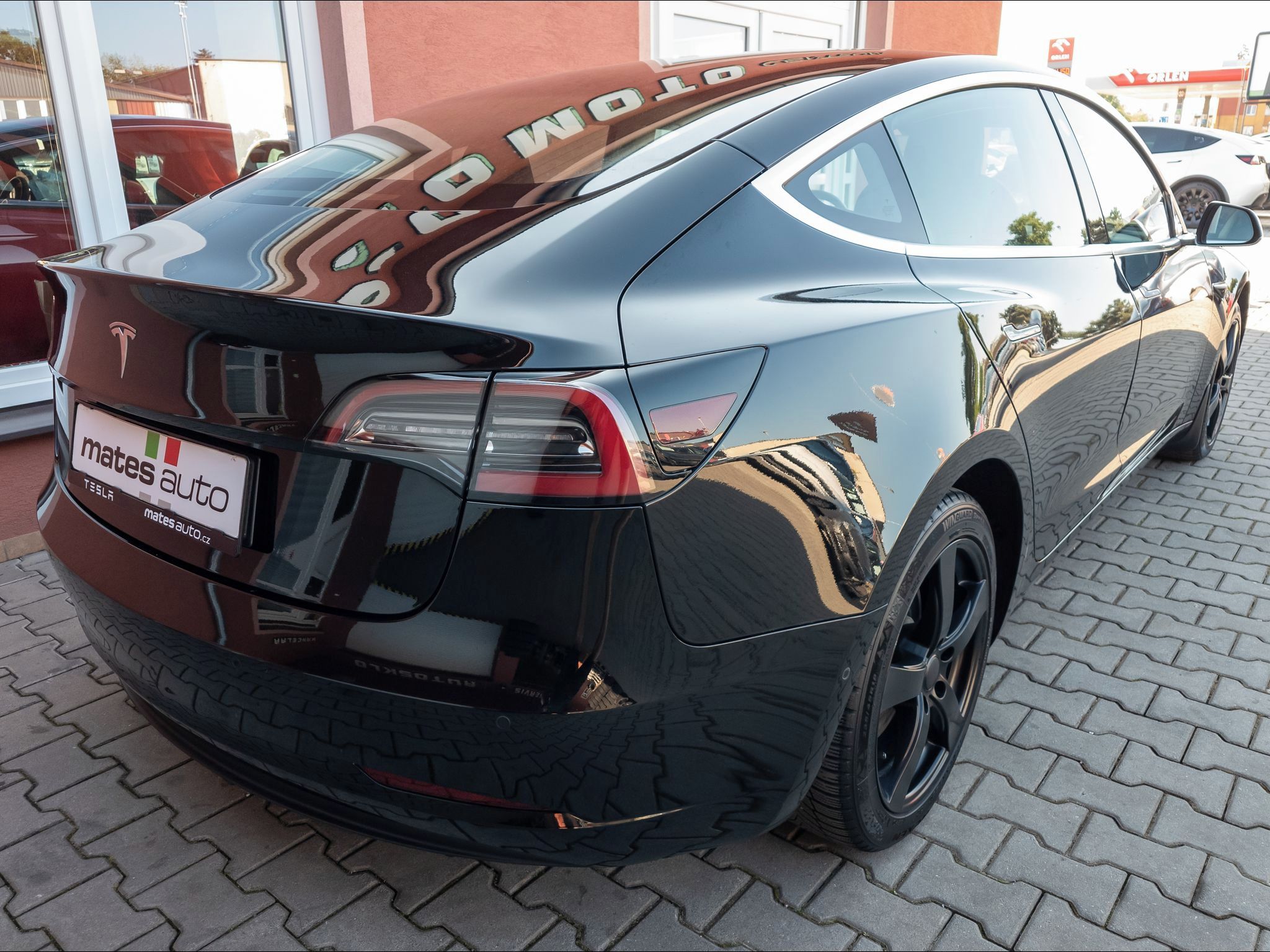 Tesla Model 3, Standard Range Plus 225kW - fotka 6