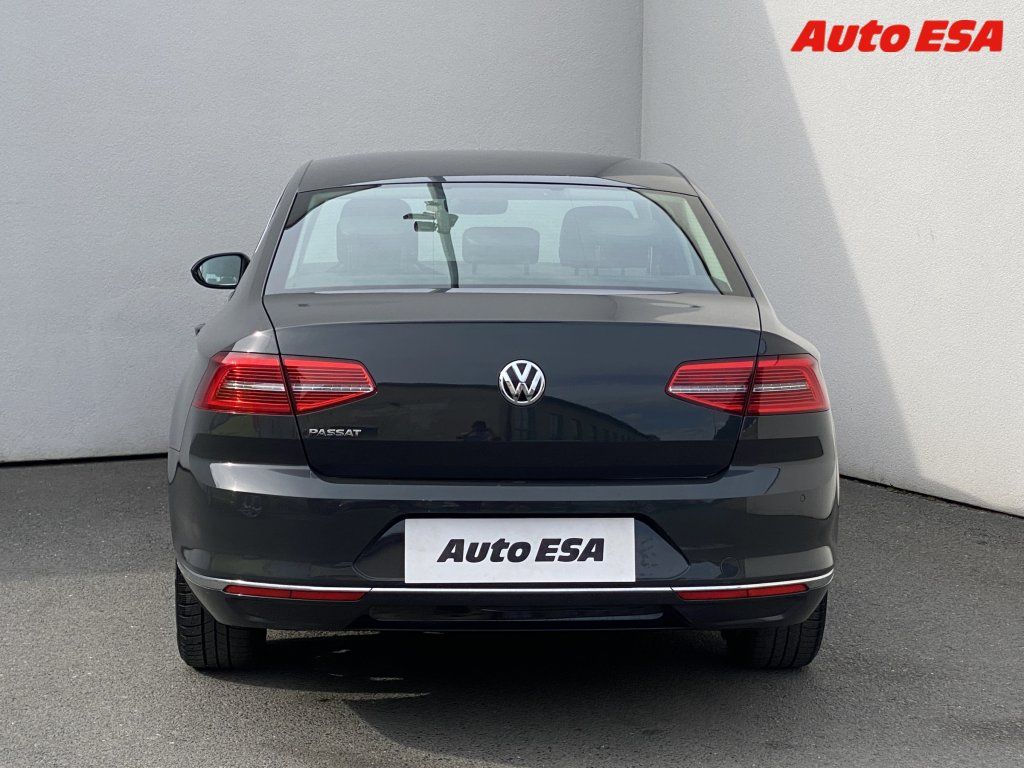 Volkswagen Passat, 2.0 TDi,ČR,autoAC - fotka 5