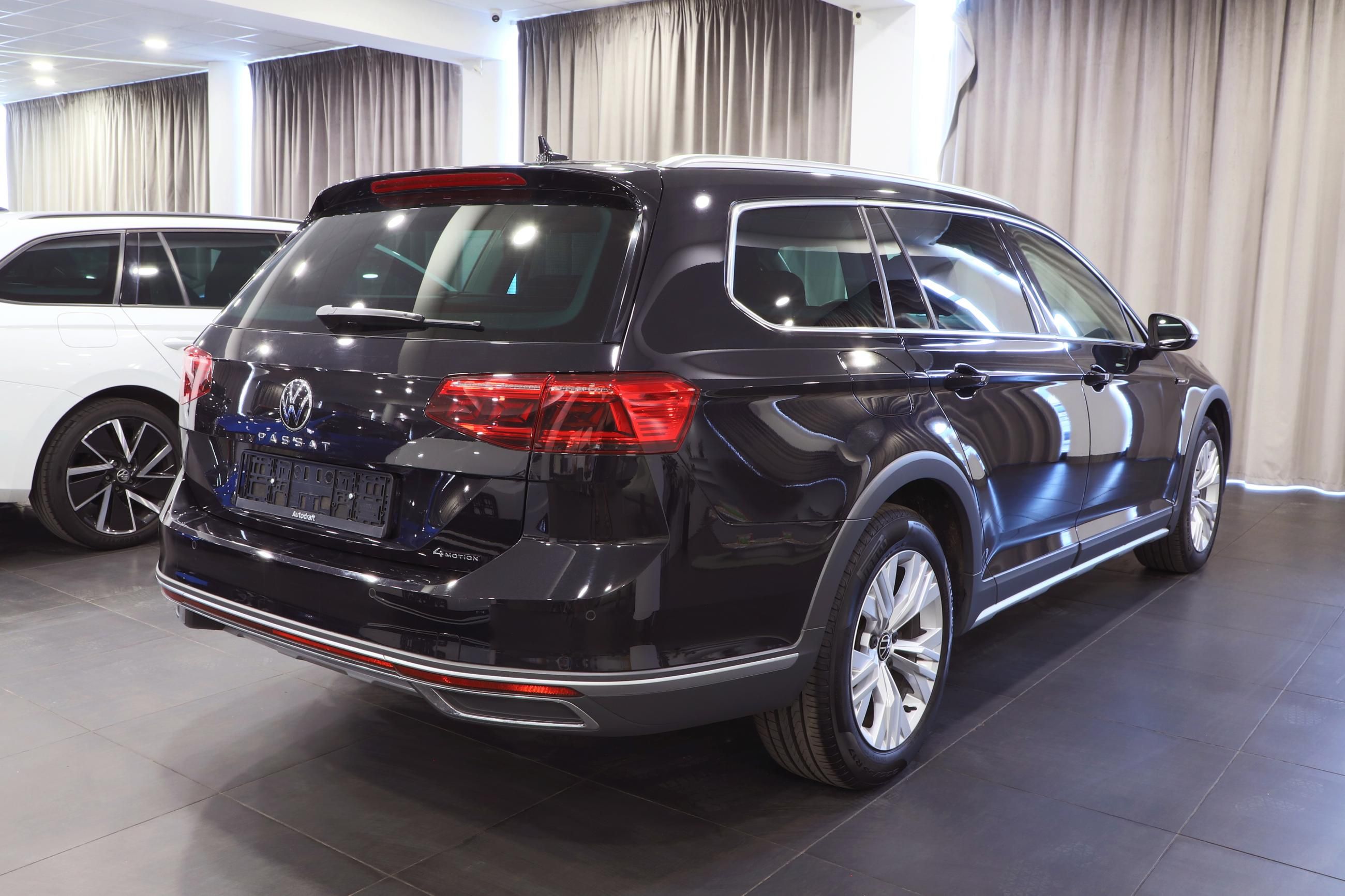 Volkswagen Passat Variant, 2.0 TDI 147kW 4x4 DSG Alltrack - fotka 3