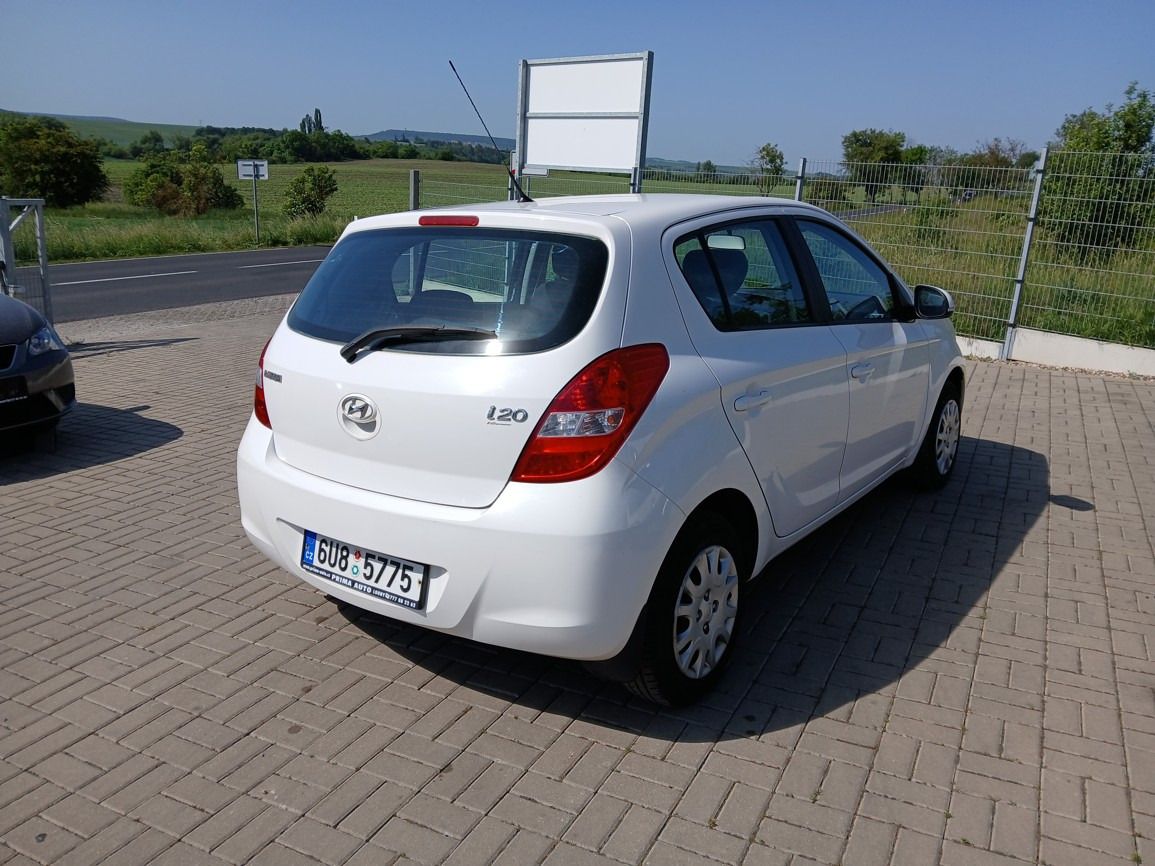 Hyundai i20, Původ ČR Klima 99 tis Km - fotka 5