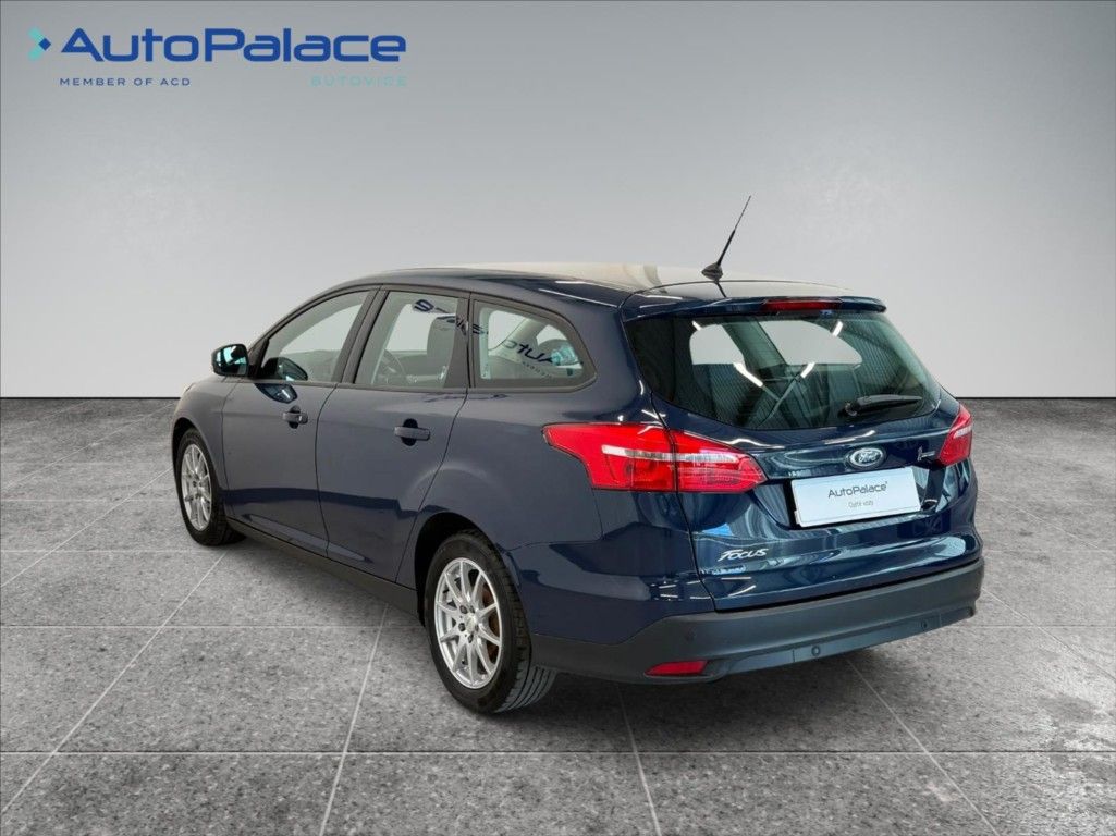 Ford Focus, 1,5 TDCI TITANIUM 62 500KM - fotka 6