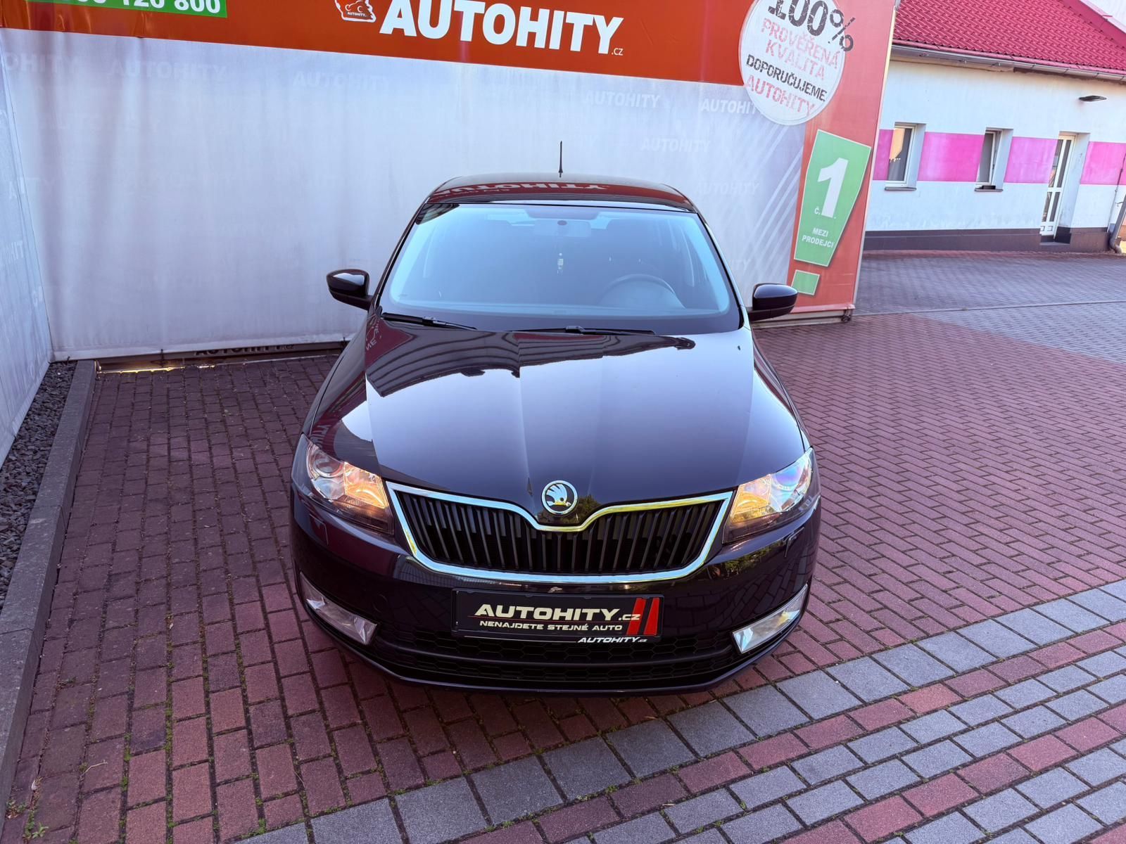 Škoda Rapid, 1.4 TSi Elegance DSG Spaceback - fotka 2