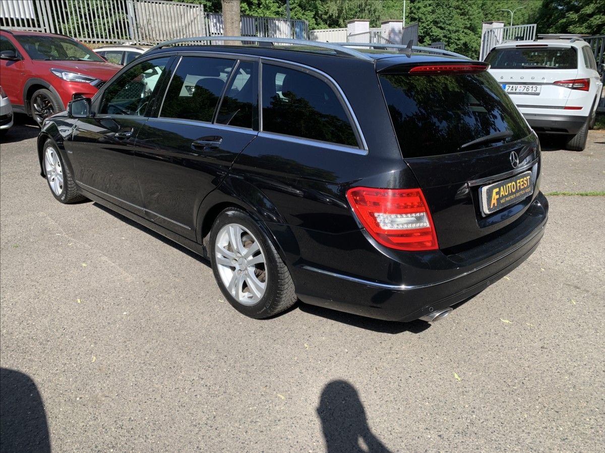 Mercedes-Benz Třídy C, 2,2 CDI 4MATIC - fotka 6