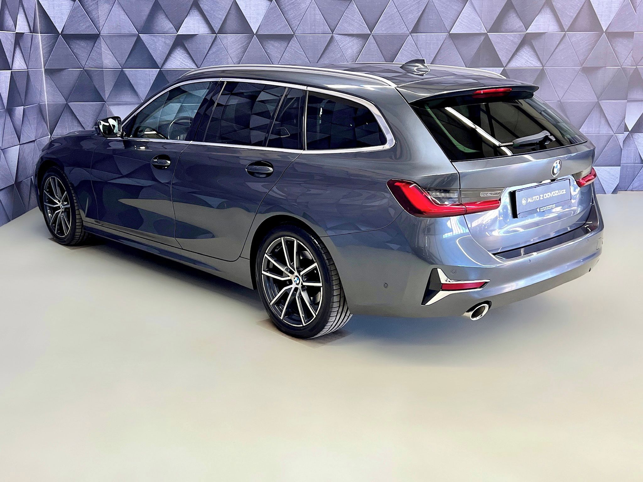 BMW Řada 3, 320d xDrive LUXURY LINE, PANOR - fotka 5