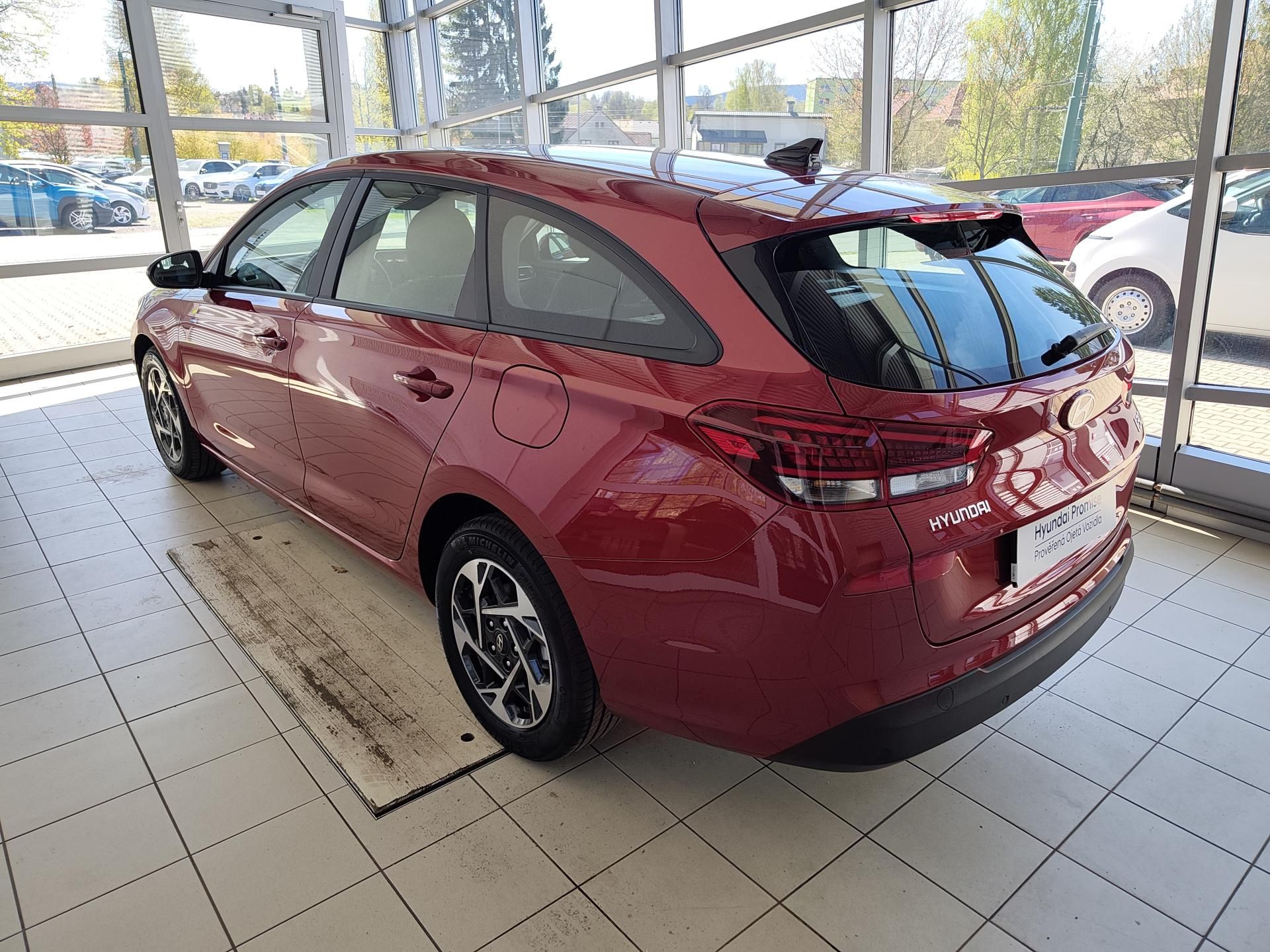 Hyundai i30, 1.0T-GDi 74kW Comfort AT - fotka 2