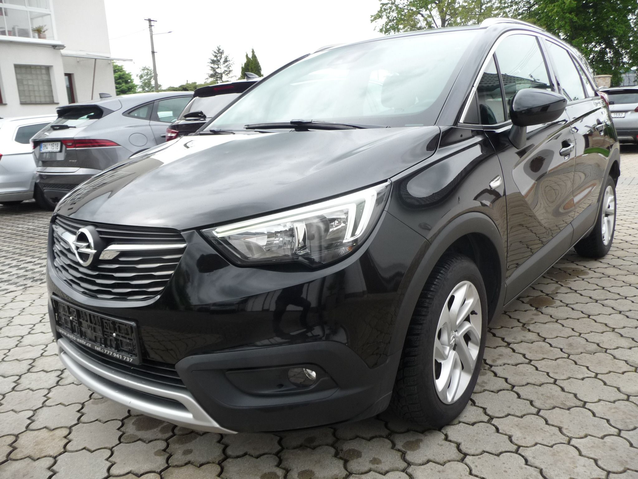 Opel Crossland X, 1.2i 81kw inovation po 1.majit - fotka 3