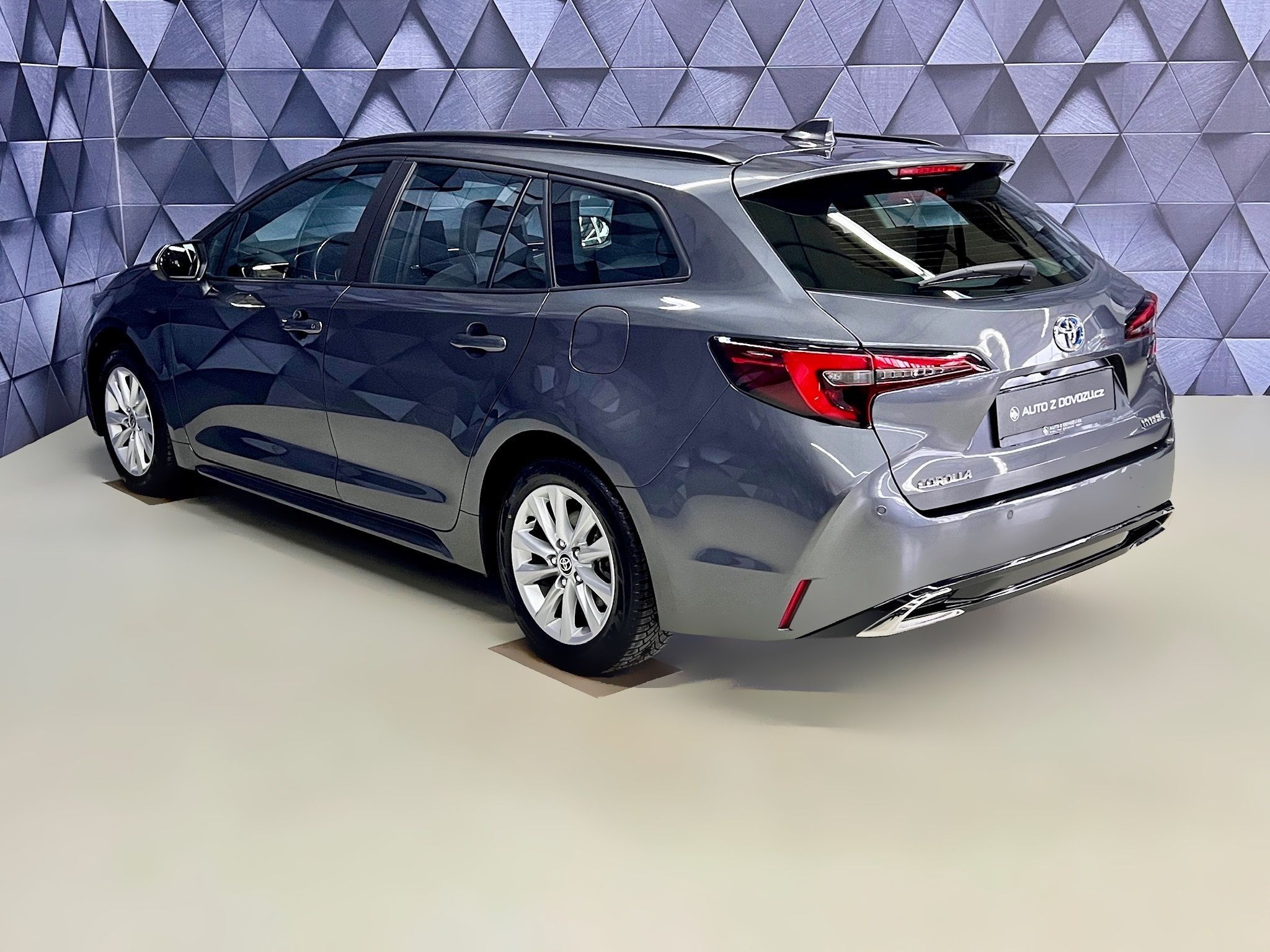 Toyota Corolla, 1.8 HYBRID e-CVT COMFORT - fotka 5