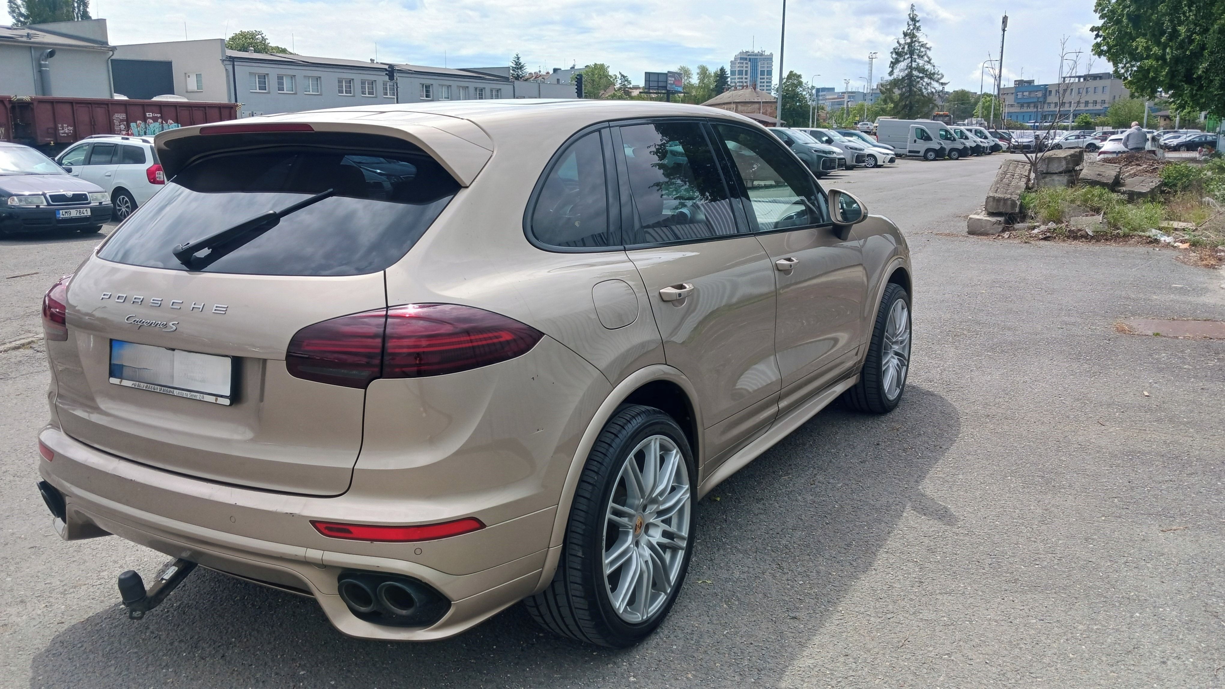Porsche Cayenne, Porsche Cayenne S 4,2L diesel - fotka 5