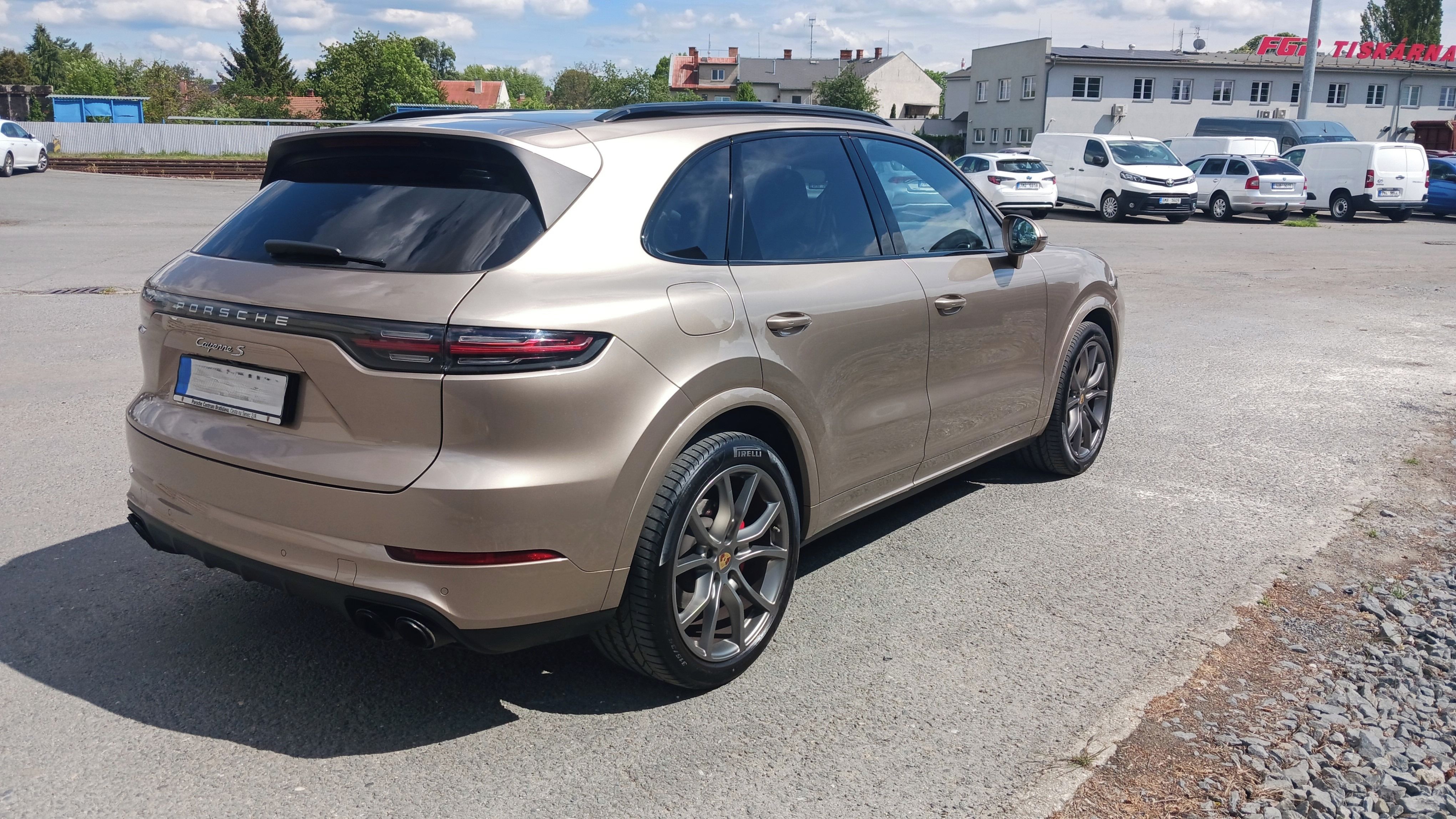 Porsche Cayenne, Porsche Cayenne S  3,0L benzin - fotka 5
