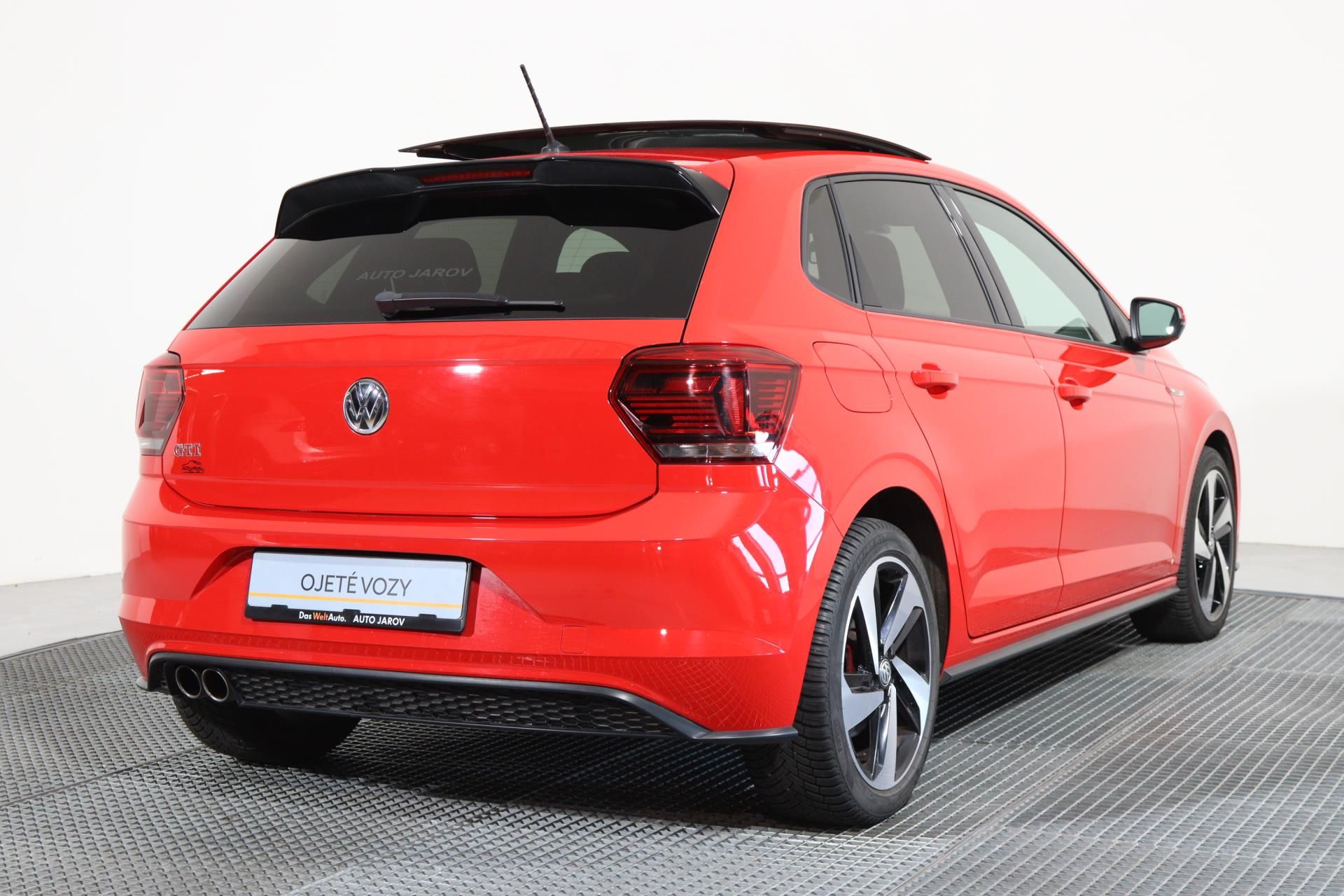 Volkswagen Polo, GTI 2,0 TSI 147kW/ LED světla - fotka 2