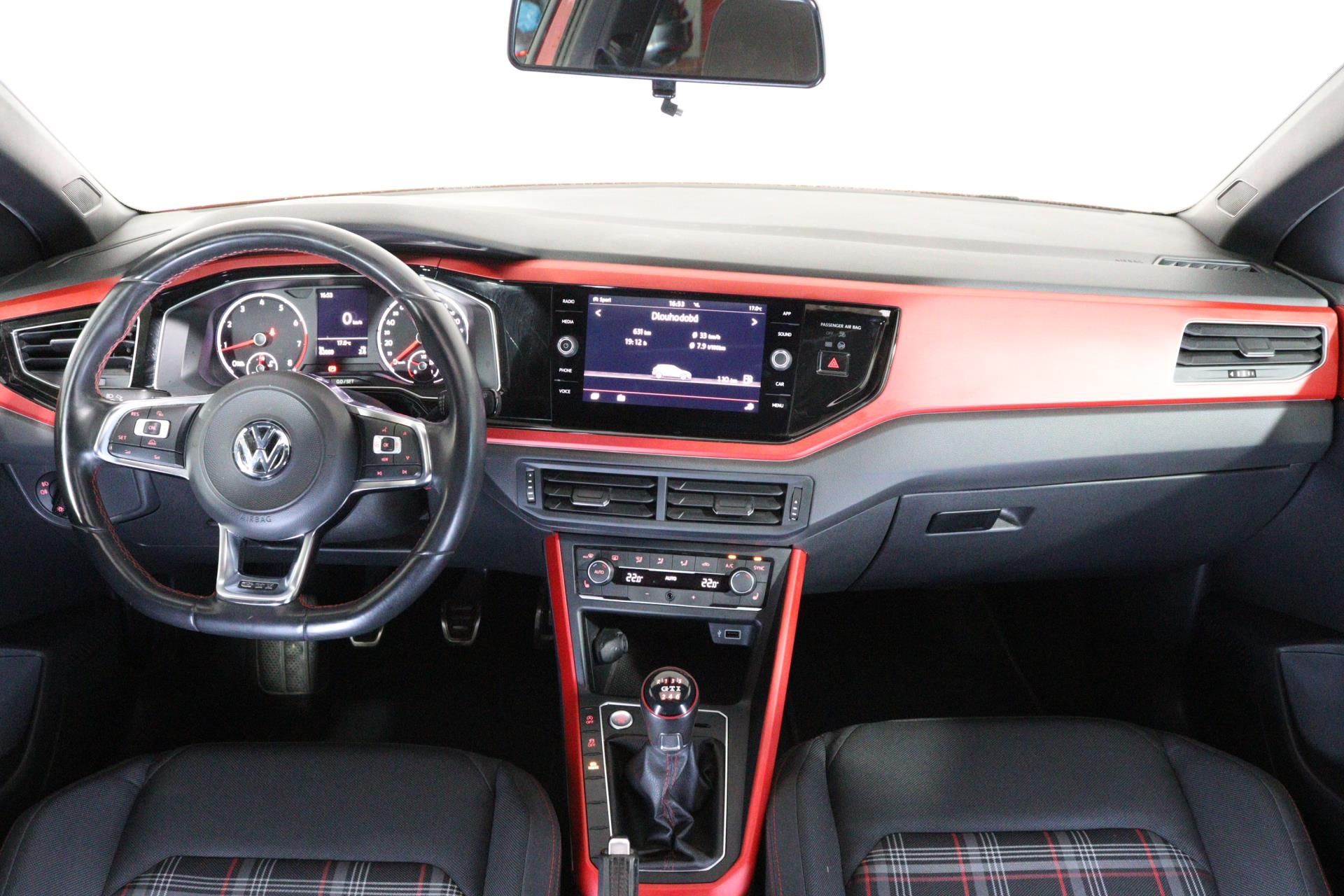 Volkswagen Polo, GTI 2,0 TSI 147kW/ LED světla - fotka 5