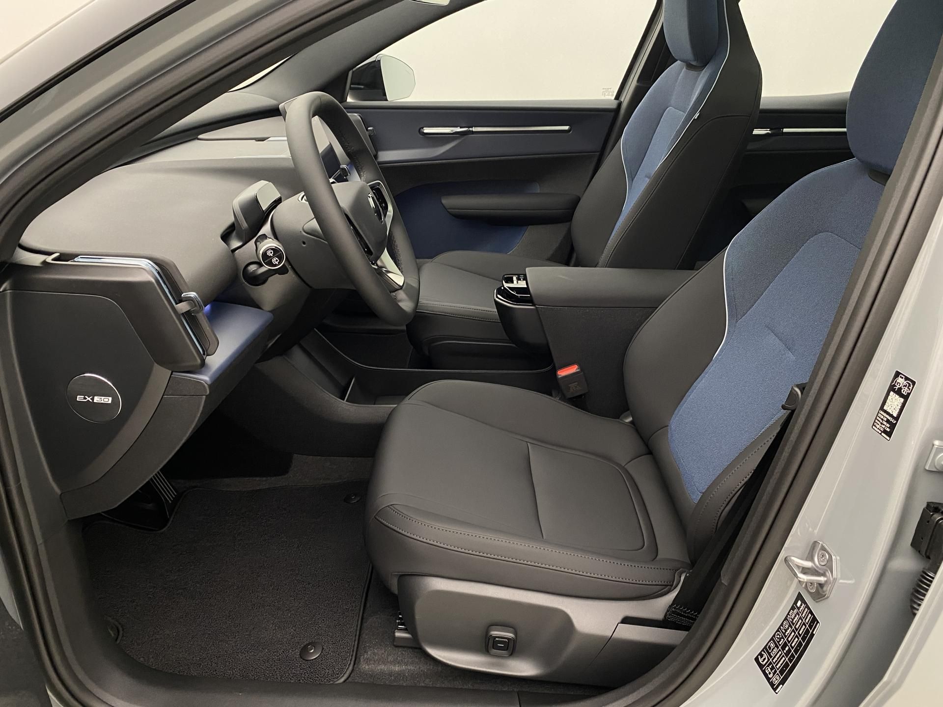 Volvo EX30, P5 LONG RANGE ELETRIC ULTRA - fotka 3