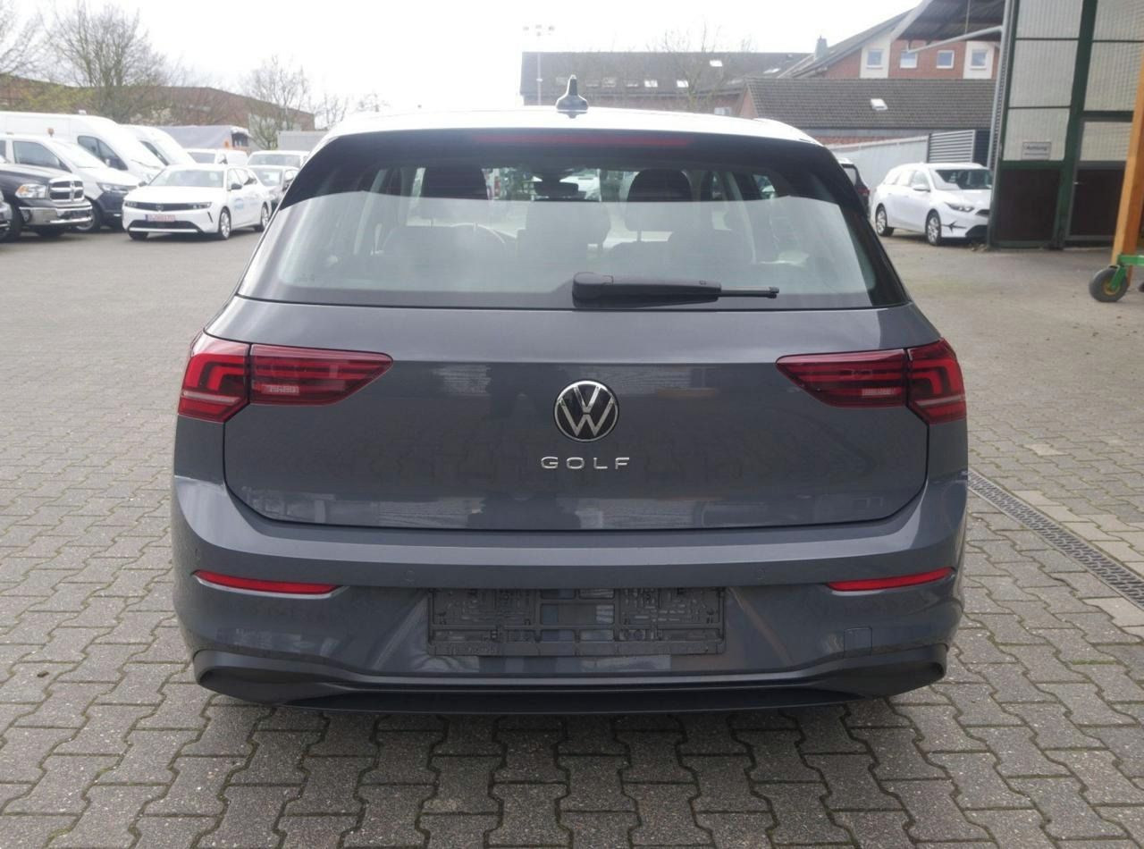 Volkswagen Golf, 2024 VW Golf VIII Life 1.5 - fotka 2