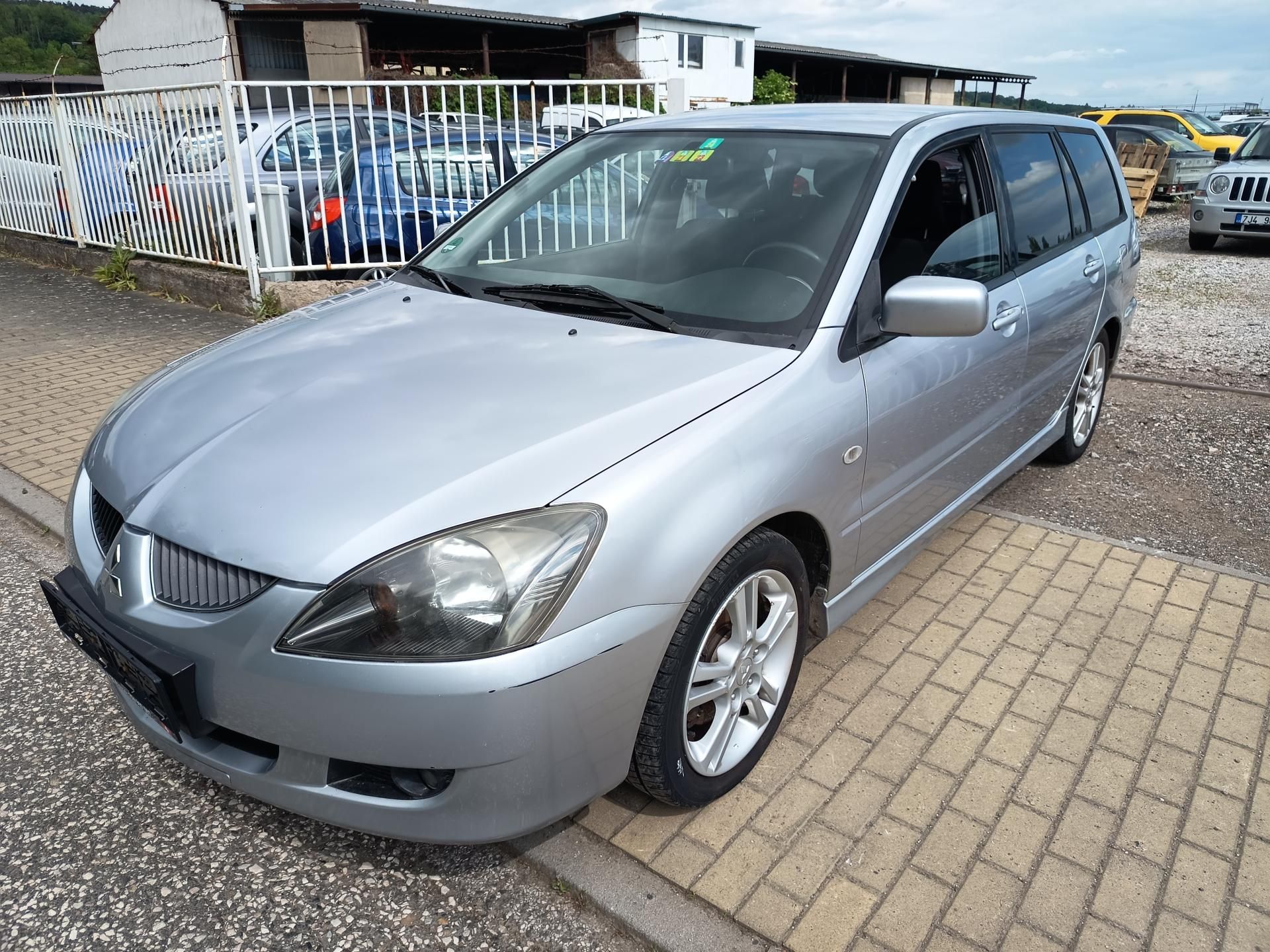 Mitsubishi Lancer, 2.0 16v 100kw - fotka 6
