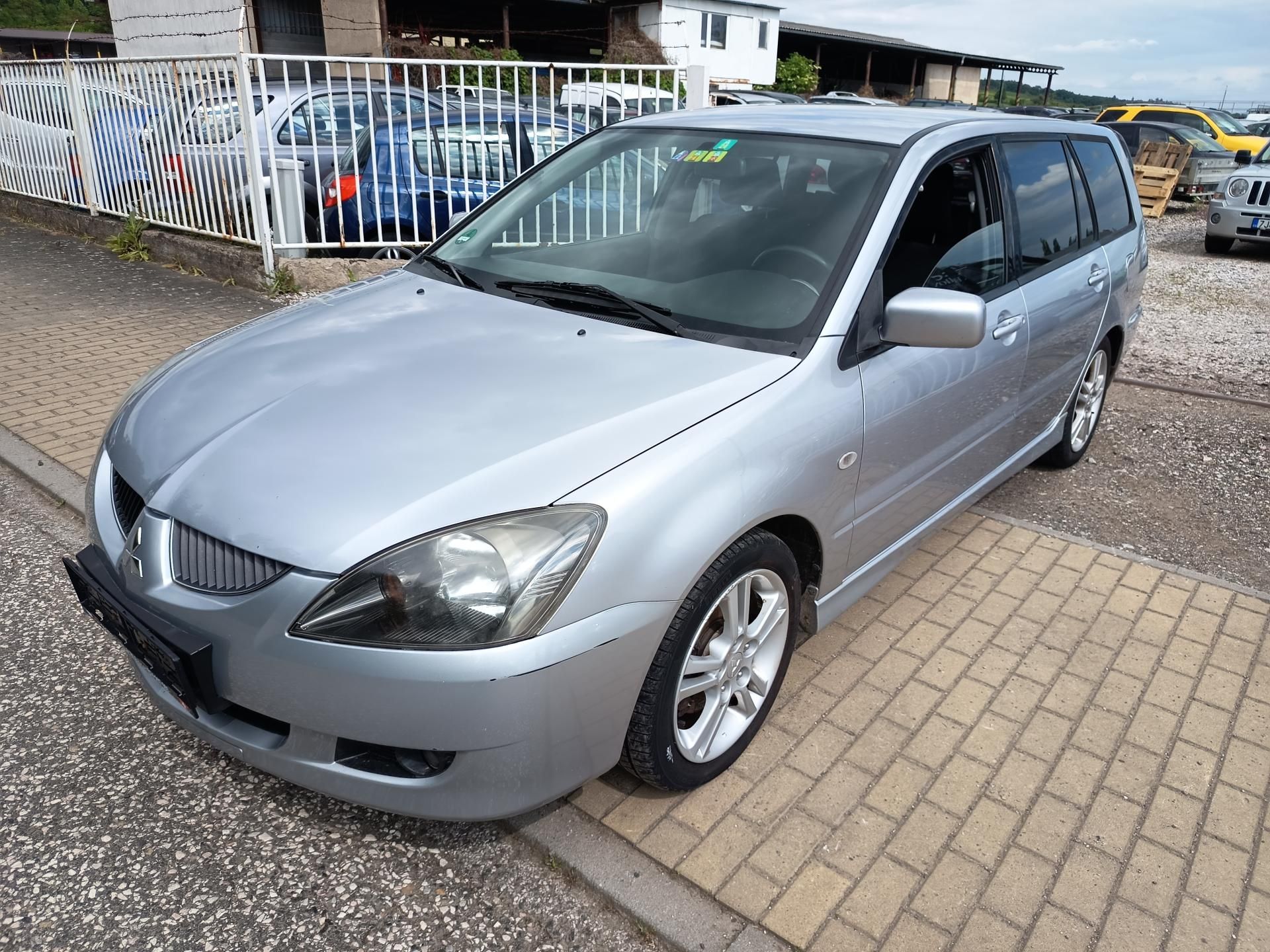 Mitsubishi Lancer, 2.0 16v 100kw - fotka 5
