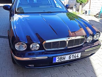 4,2 V8 zainvestováno
