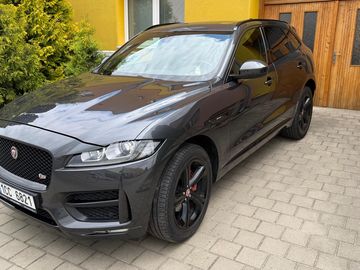 Jaguar F-Pace top stav