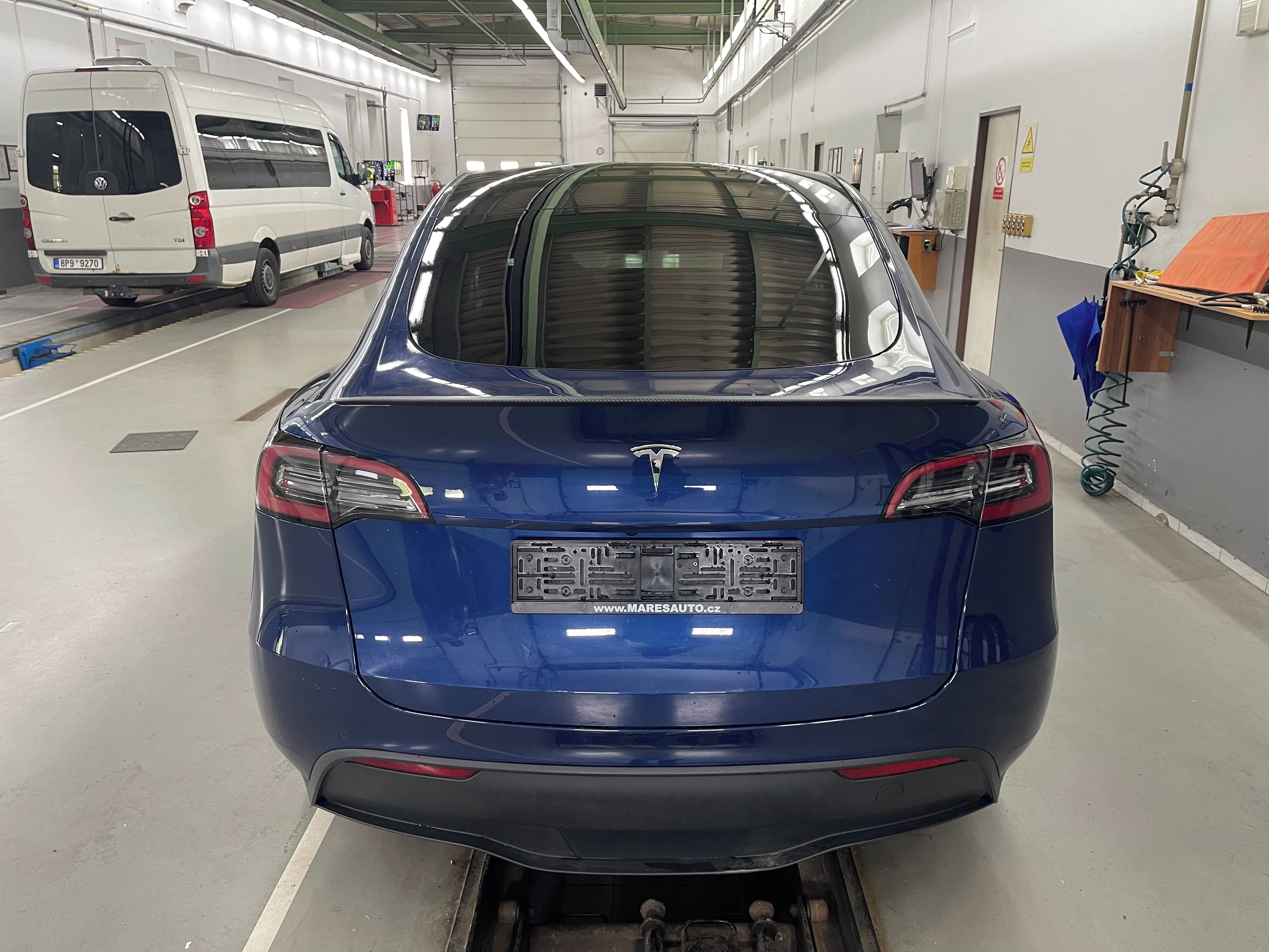 Tesla Model Y, Long Range Dual Motor AWD - fotka 5