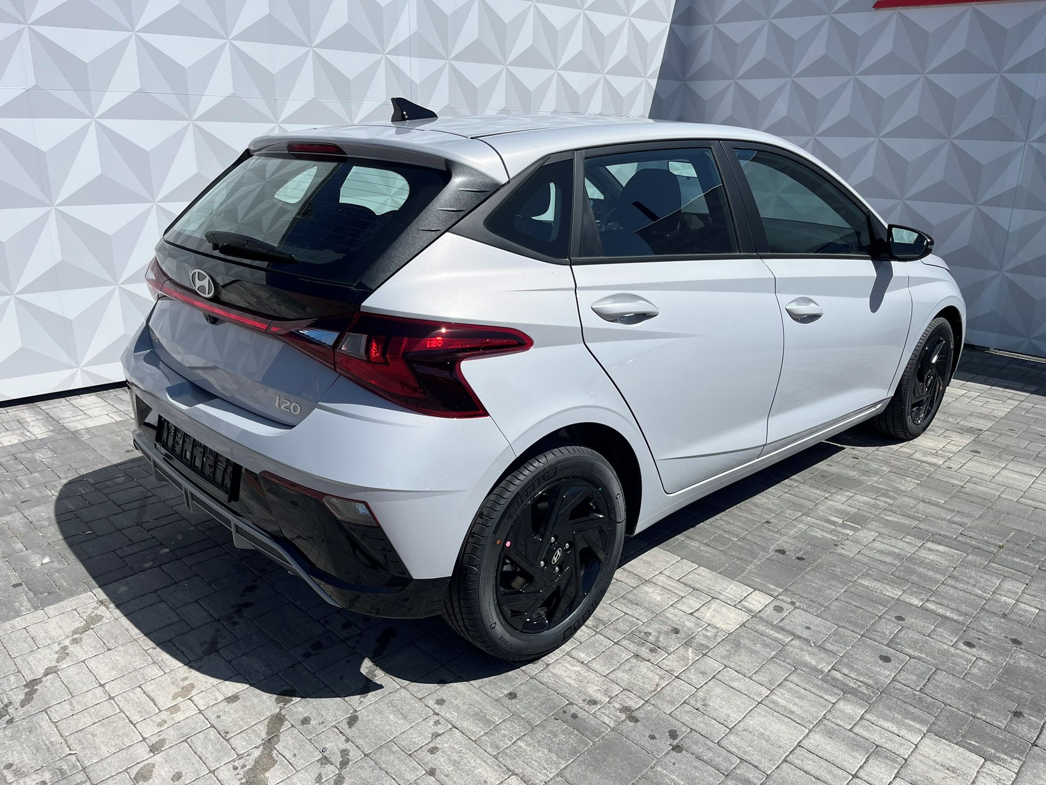 Hyundai i20, 26 1.0 T-GDI DCT GO PLUS! - fotka 5