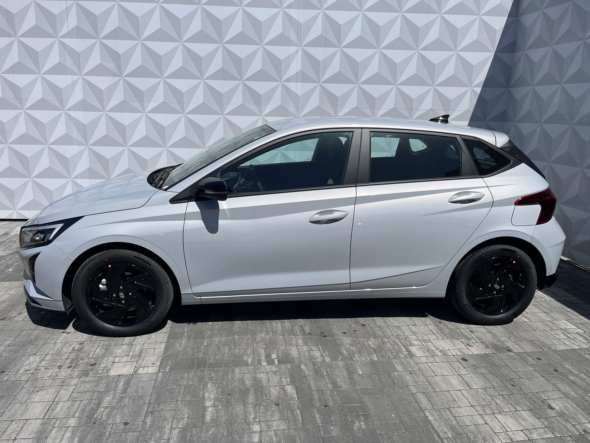 Hyundai i20, 26 1.0 T-GDI DCT GO PLUS! - fotka 3