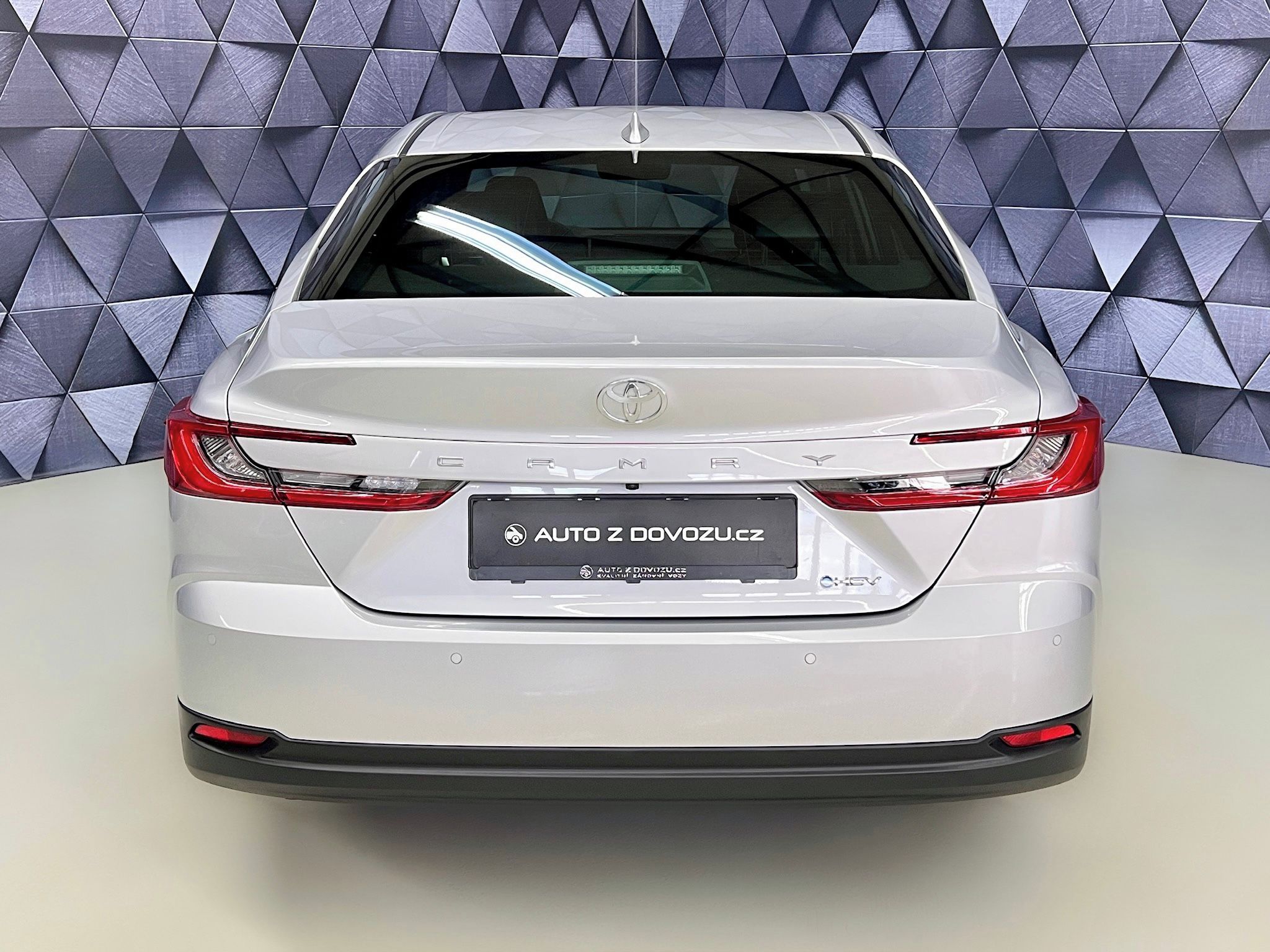 Toyota Camry, 2.5 HYBRID e-CVT PRESTIGE, ACC - fotka 6