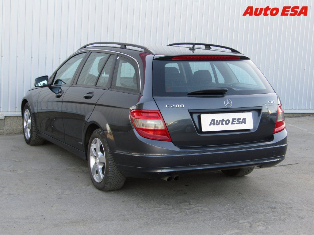 Mercedes-Benz Třídy C, 2.2. CDi - fotka 6
