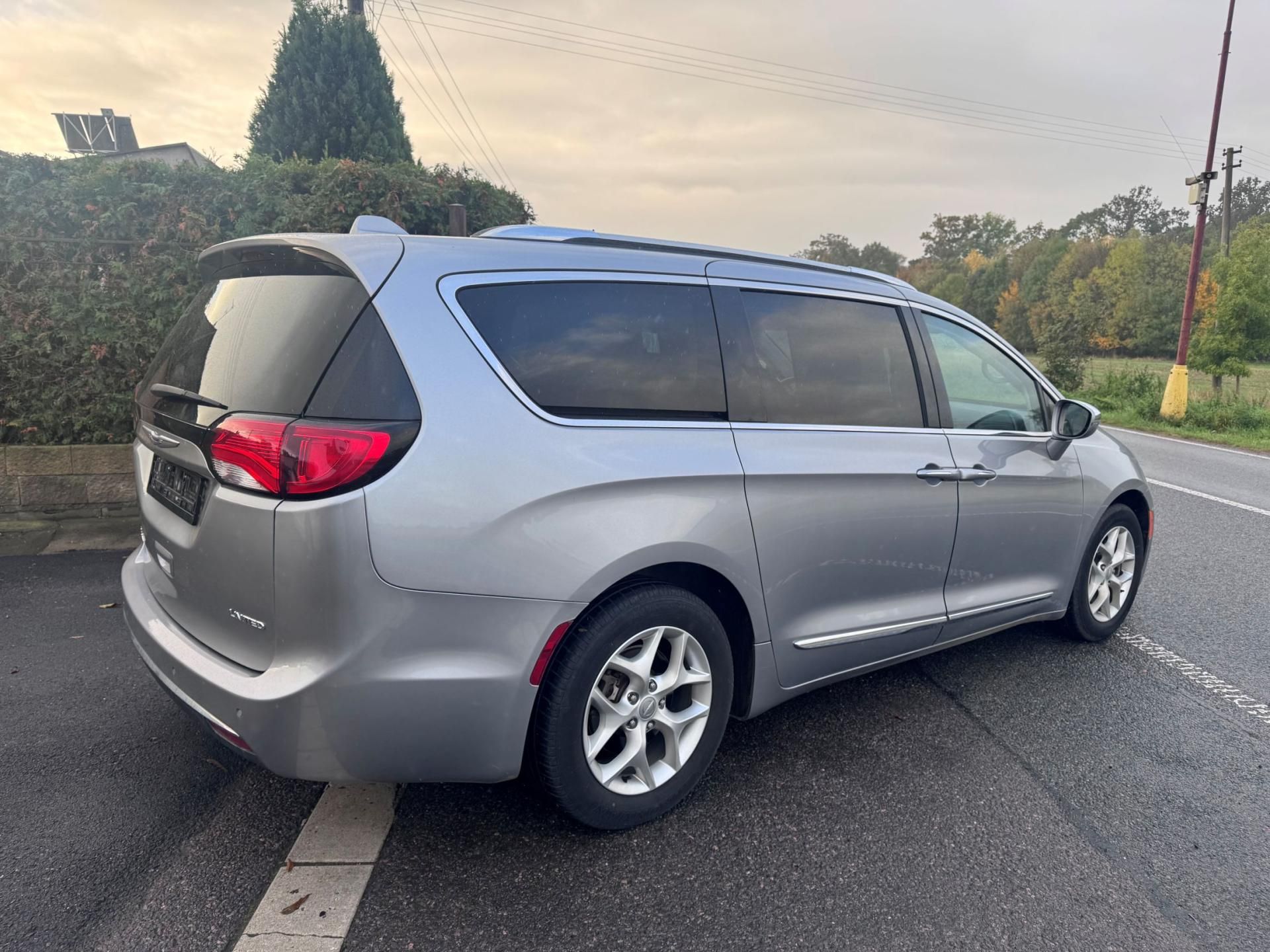 Chrysler Pacifica, 3,6 RU Panorama Limited 2020 - fotka 4