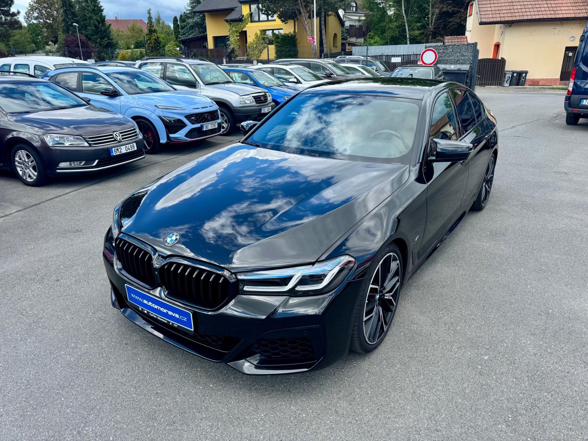 BMW Řada 5, M550i Xdrive - CZ - DPH - fotka 2