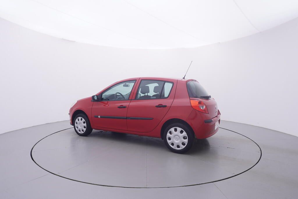 Renault Clio, 1.1 16V 55 kW - fotka 3