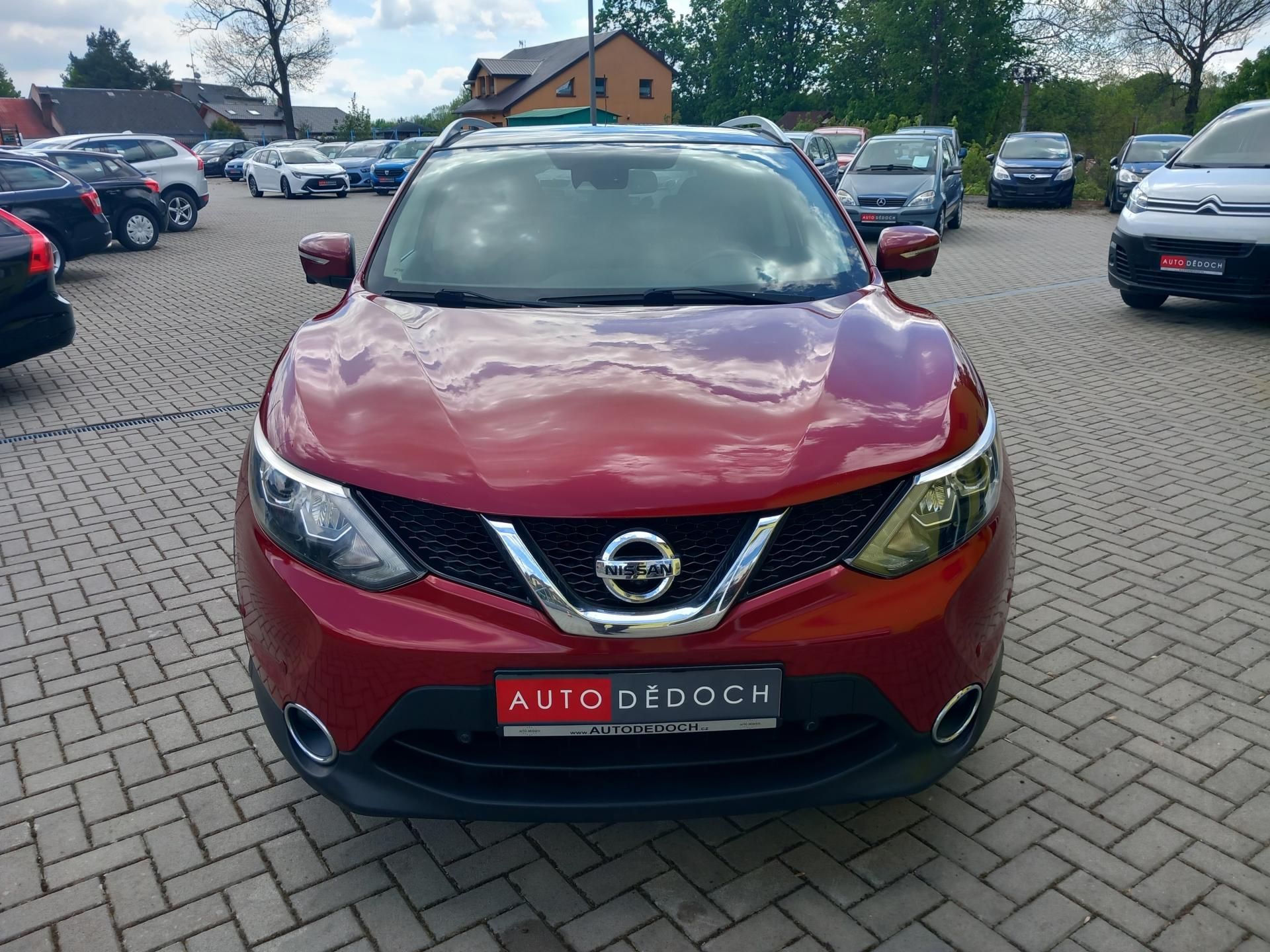 Nissan Qashqai, MAX.VÝBAVA ! PO VELKÉM SERVISE - fotka 2