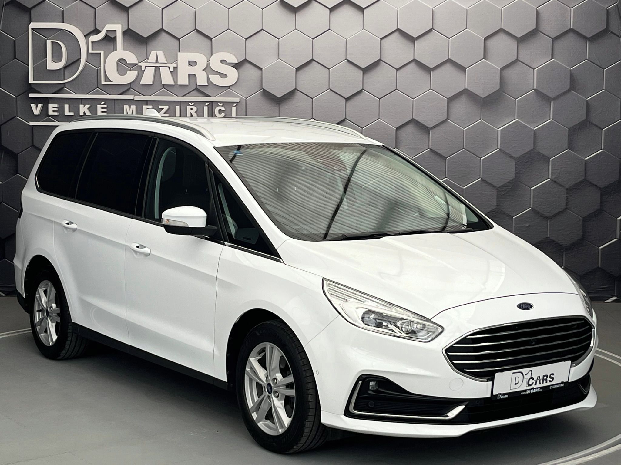 Ford Galaxy, 110 kW, AT8, LED, ACC - fotka 6
