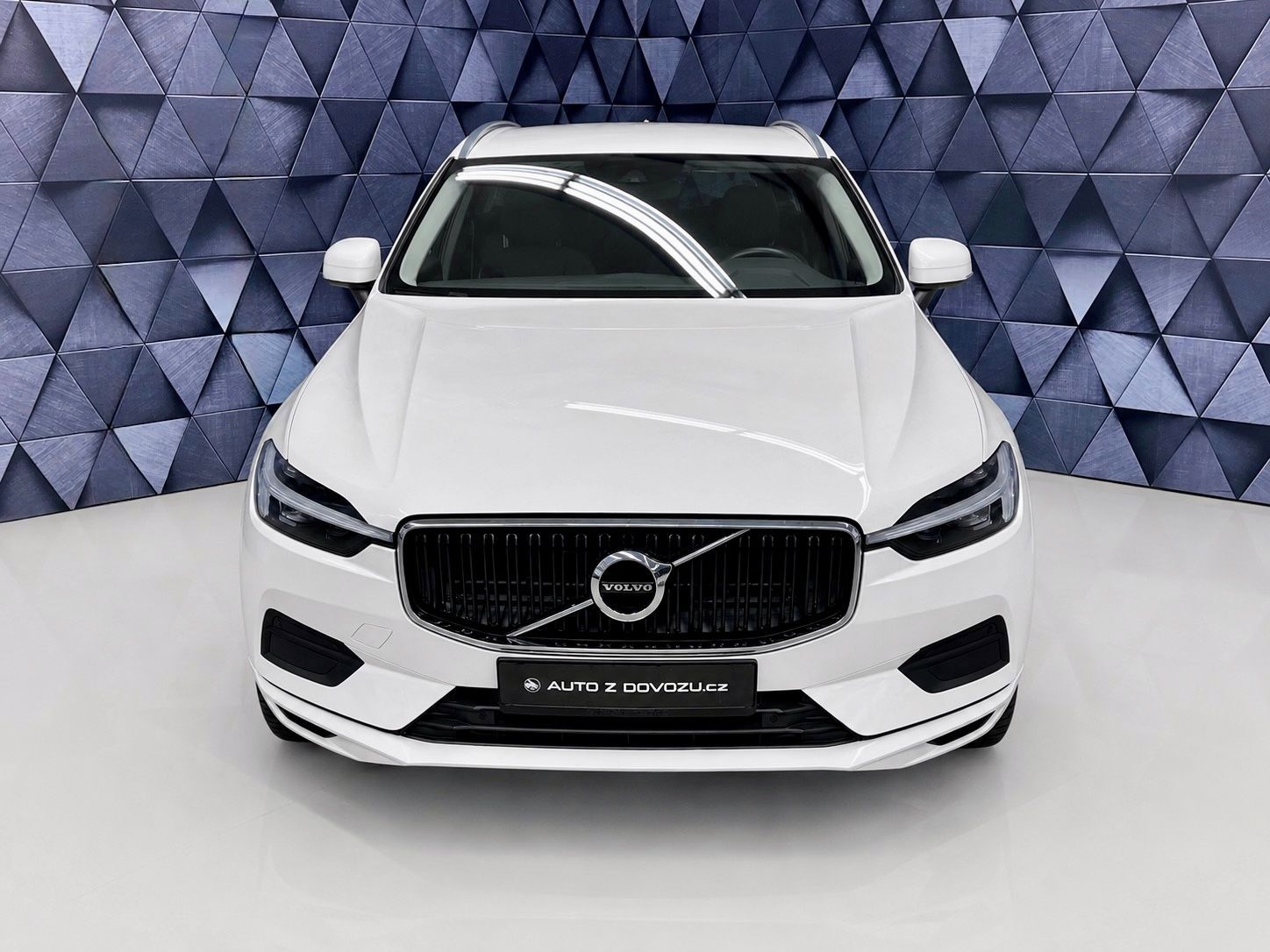 Volvo XC60, B4 AWD MOMENTUM, KAMERA, ACC, - fotka 3