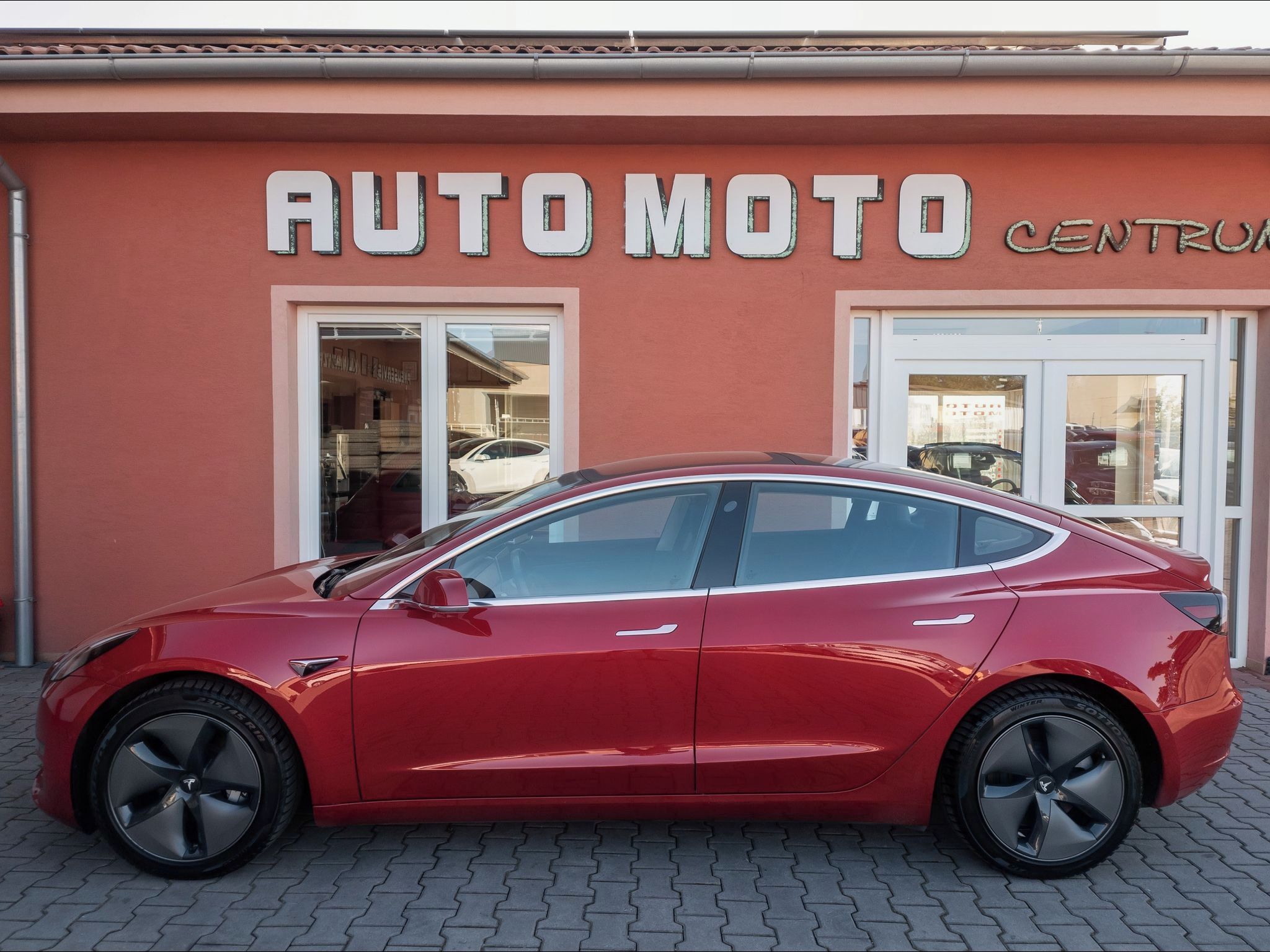 Tesla Model 3, Long Range Dual Motor 340 kW - fotka 2